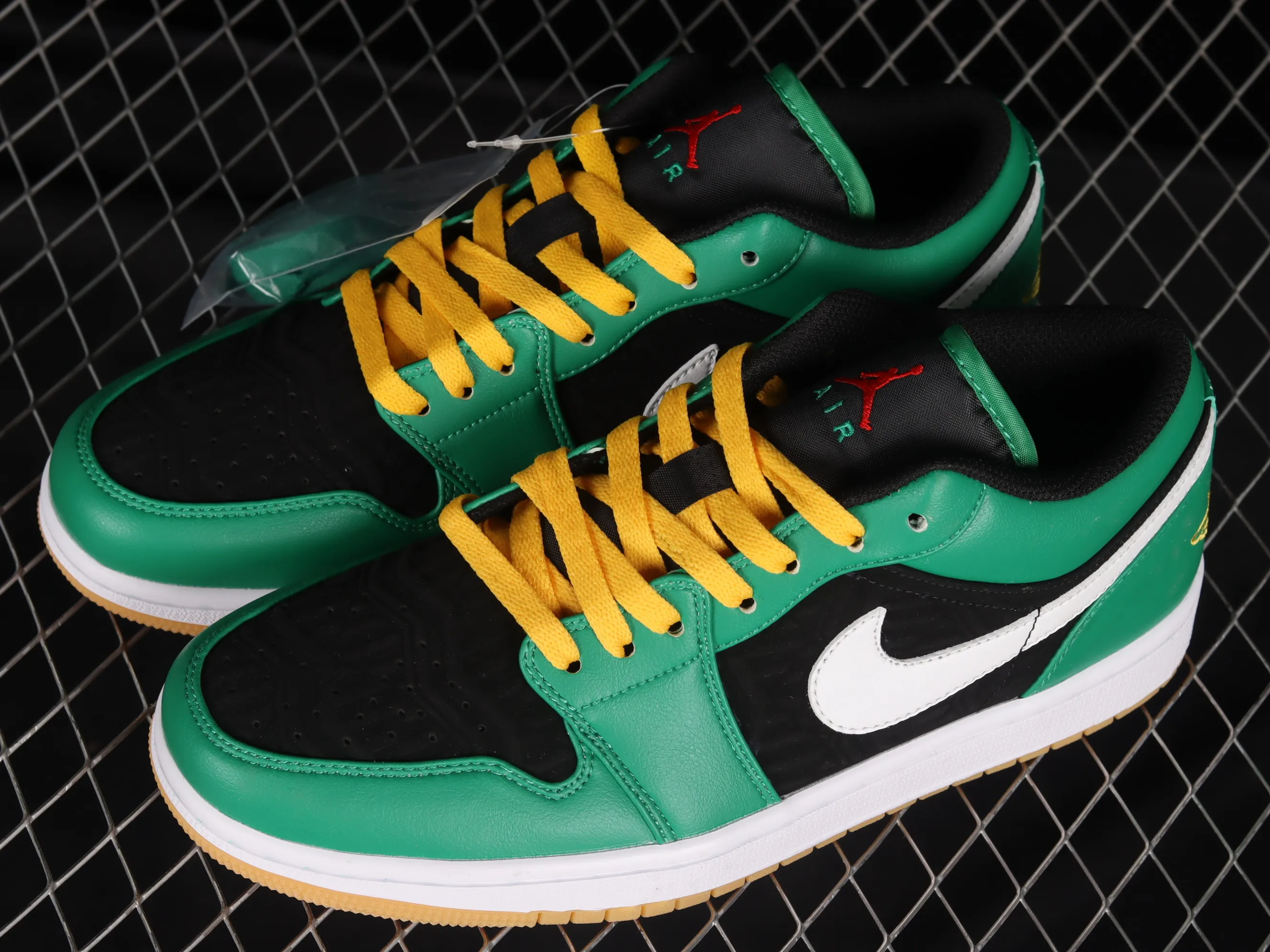 All categories Air Jordan Jordan series basketball shoes Air Jordan 1 Low Air Jordan 1 Low AJ1 Joe 1 black pattern green low-top basketball shoes DQ8422-300